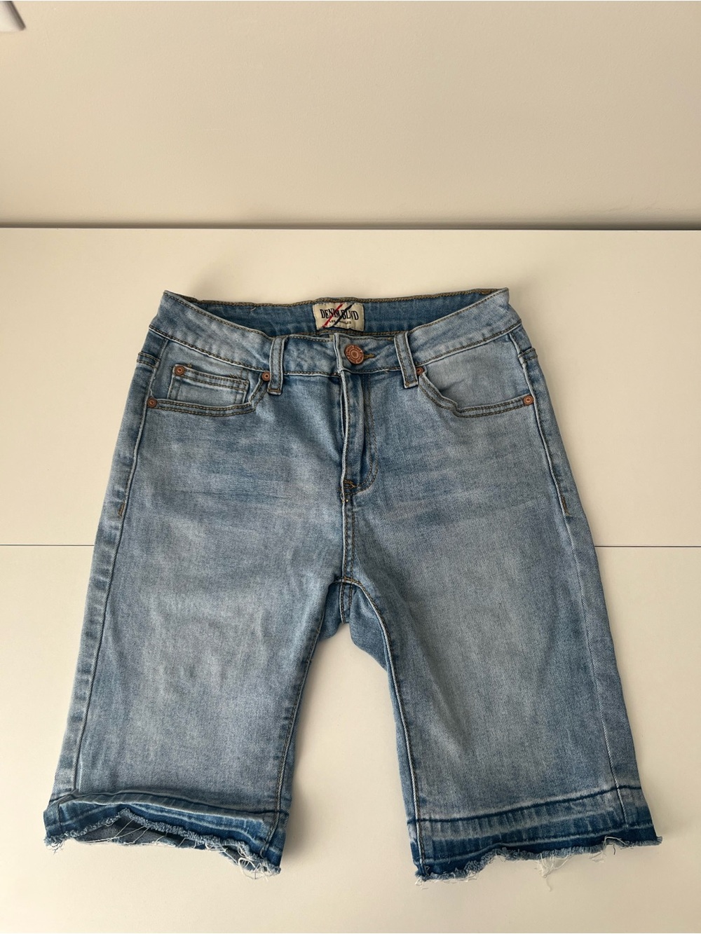 DENIM BLVD Mid Rise Bermuda Jean Shorts - Size S (Unfolded / Raw Hem Flaw)